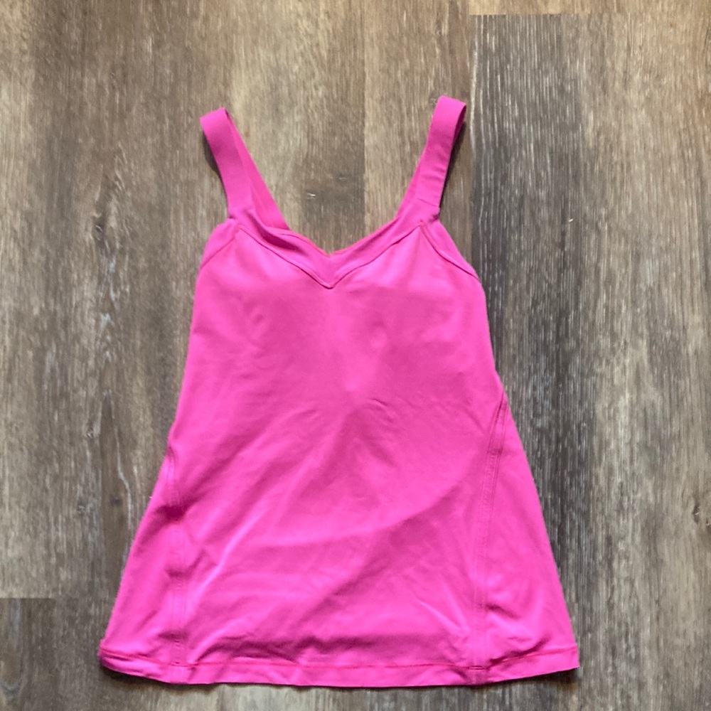 Lululemon hot pink tank top with built in bra